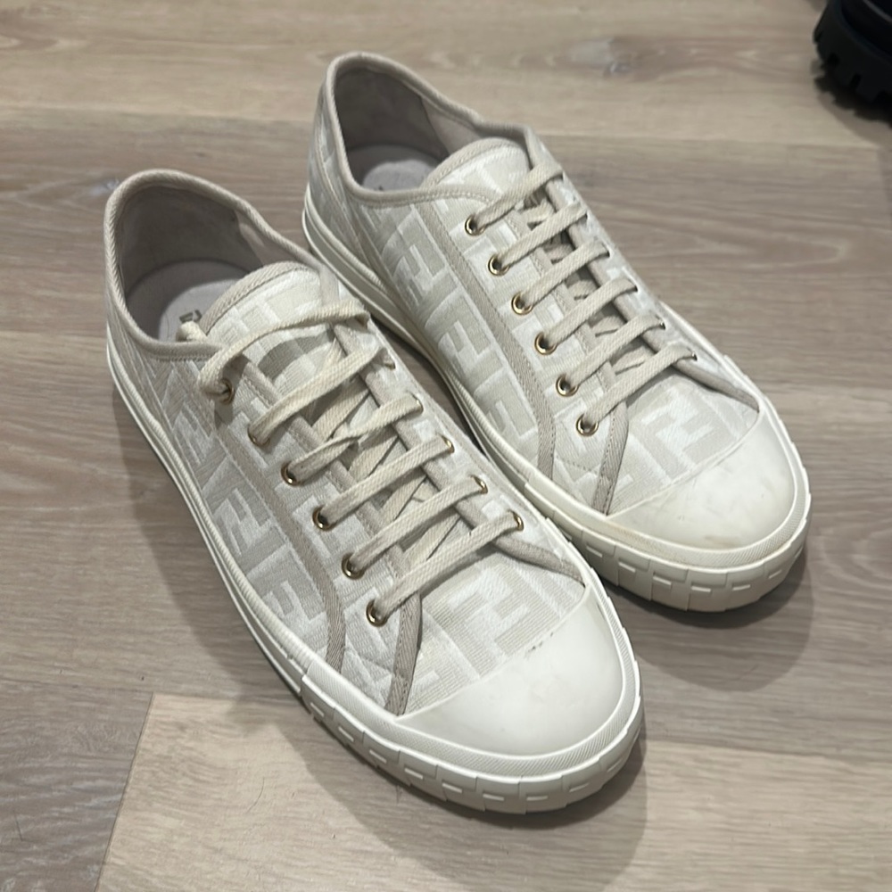 FENDI
fabric low-tops